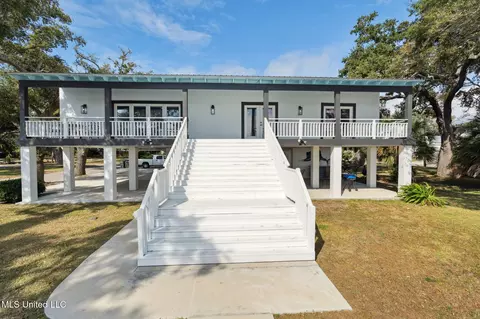 839 E Beach Blvd, Long Beach, MS 39560