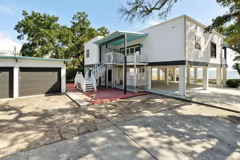 Exterior - 839 E Beach Blvd, Long Beach, MS 39560 photo 6 of 10