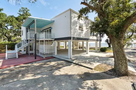 Exterior - 839 E Beach Blvd, Long Beach, MS 39560 photo 7 of 10