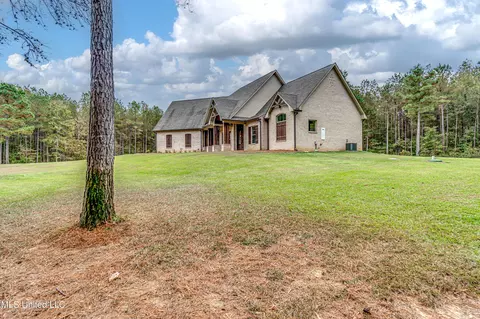 Exterior - 261 Millville Rd, Canton, MS 39046 photo 4 of 15