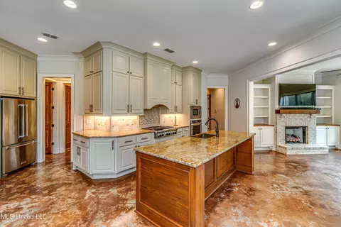 Kitchen - 261 Millville Rd, Canton, MS 39046 photo 1 of 6