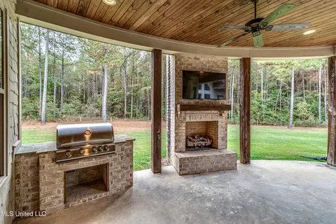 Exterior - 261 Millville Rd, Canton, MS 39046 photo 11 of 15