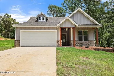 222 Ella Ln, Florence, MS 39073 photo 1