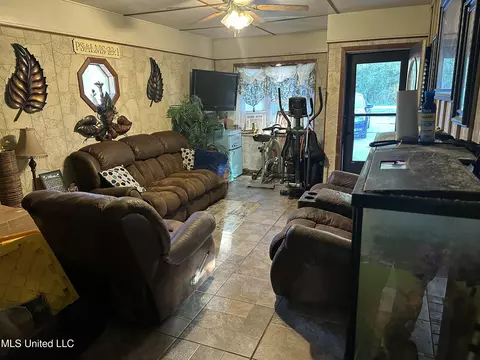 300 Waggoner Rd, Morton, MS 39117 photo 4