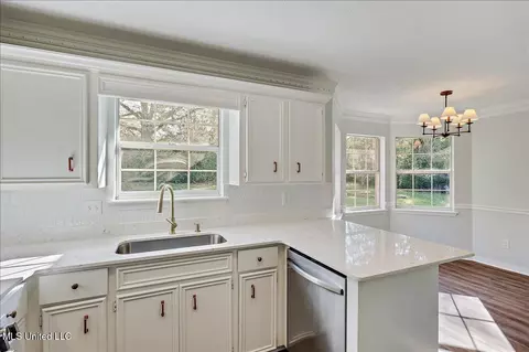 Kitchen - 640 Byram Meadows Dr, Byram, MS 39272 photo 3 of 3