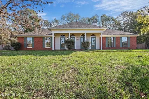 640 Byram Meadows Dr, Byram, MS 39272