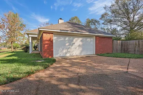 Exterior - 640 Byram Meadows Dr, Byram, MS 39272 photo 3 of 5