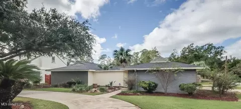 9 53rd Cir, Gulfport, MS 39507