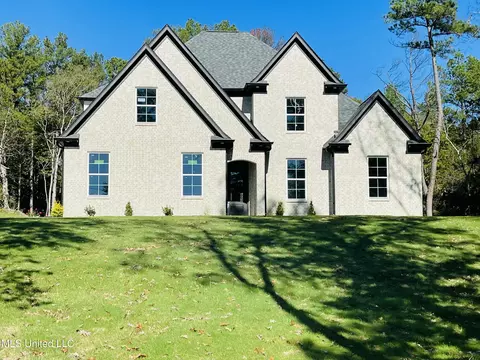 14998 Fairview Rd, Byhalia, MS 38611