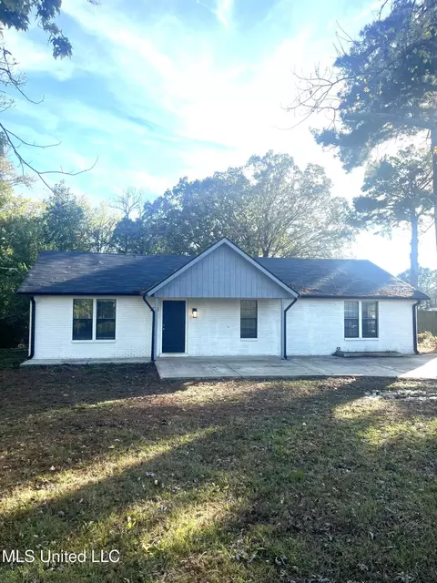 1721 Holly Springs Rd, Hernando, MS 38632