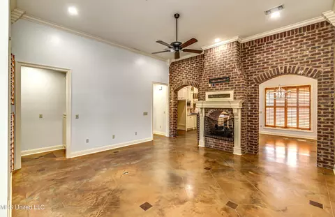 Living - 128 Amethyst Ln, Brandon, MS 39047 photo 1 of 3