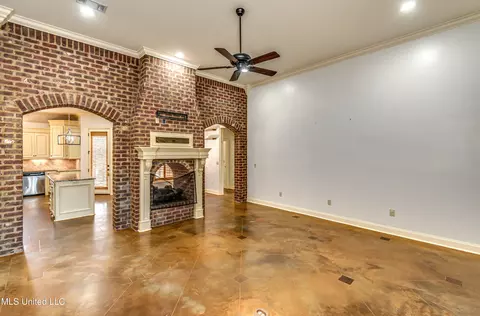 Living - 128 Amethyst Ln, Brandon, MS 39047 photo 2 of 3