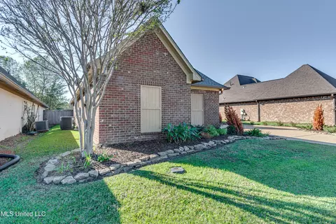 Exterior - 128 Amethyst Ln, Brandon, MS 39047 photo 5 of 13