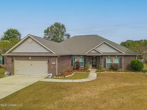 9579 Woodrow Pl, Biloxi, MS 39532