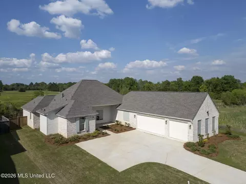 138 Coventry Ln, Canton, MS 39046