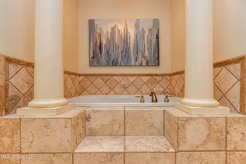 Bath - 102 Vinca Dr, Madison, MS 39110 photo 5 of 5
