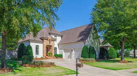 Exterior - 102 Vinca Dr, Madison, MS 39110 photo 2 of 12