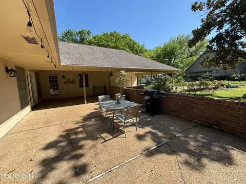 Exterior - 5365 River Thames Rd, Jackson, MS 39211 photo 10 of 14