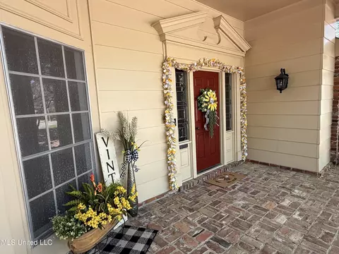 Exterior - 5365 River Thames Rd, Jackson, MS 39211 photo 5 of 14