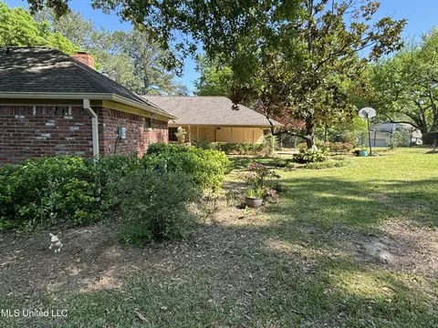 Exterior - 5365 River Thames Rd, Jackson, MS 39211 photo 14 of 14