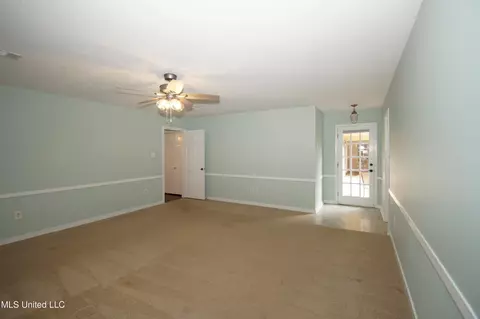 Living - 5365 River Thames Rd, Jackson, MS 39211 photo 3 of 3
