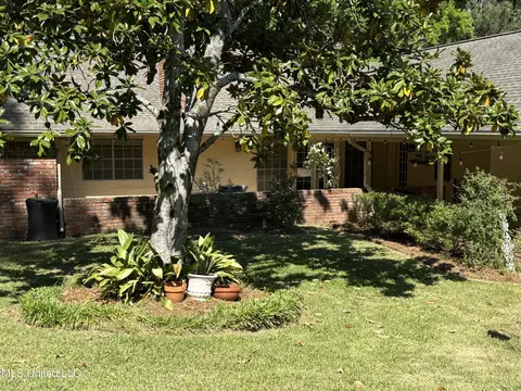 Exterior - 5365 River Thames Rd, Jackson, MS 39211 photo 13 of 14