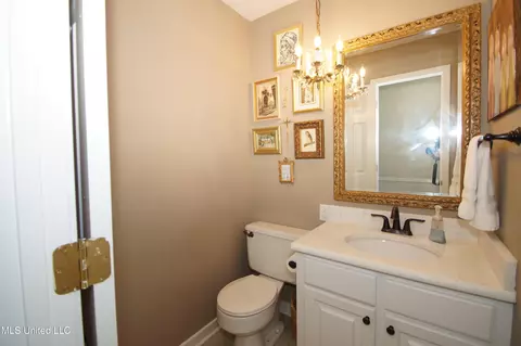 Bath - 5365 River Thames Rd, Jackson, MS 39211 photo 6 of 7
