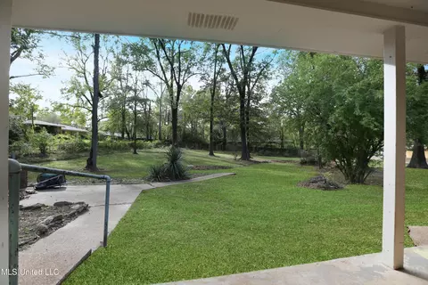 Exterior - 1402 Shady Glen Dr, Clinton, MS 39056 photo 2 of 5