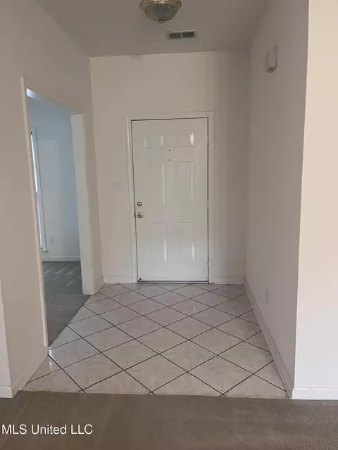 423 Fairway Oaks, Hernando, MS 38632 photo 2