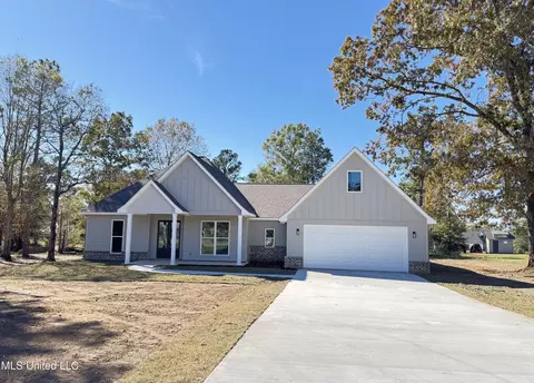 41 Heavenly Dr, Carriere, MS 39426
