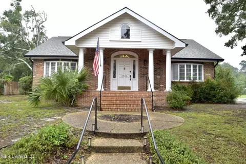2526 Bryn Mawr Ave, Biloxi, MS 39531