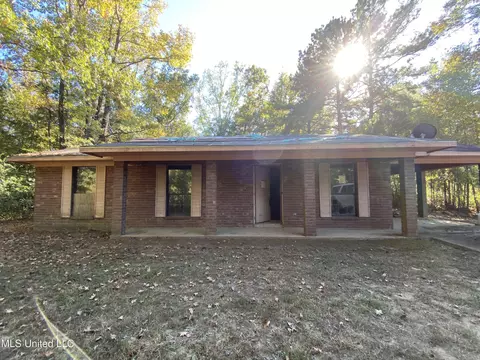 742 Hamburg Rd, Roxie, MS 39661