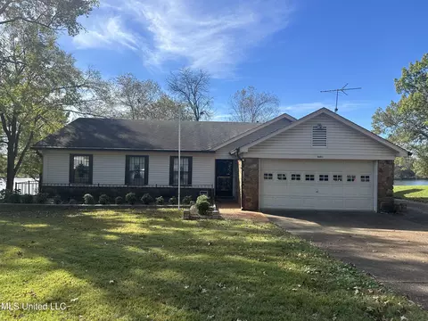 8603 W Lakeshore Dr, Southaven, MS 38671