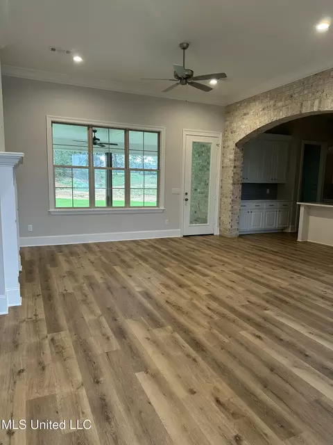 Living - 306 Chapel Crest Cv, Madison, MS 39110 photo 1 of 2
