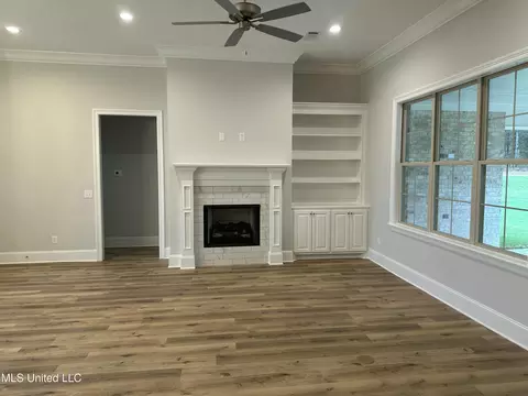 Living - 306 Chapel Crest Cv, Madison, MS 39110 photo 2 of 2