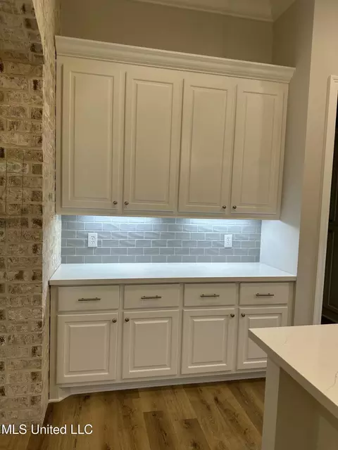 Kitchen - 306 Chapel Crest Cv, Madison, MS 39110 photo 2 of 3