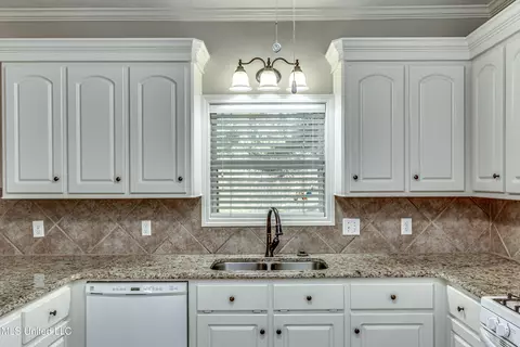 111 Pinehurst Dr, Brandon, MS 39047 photo 17