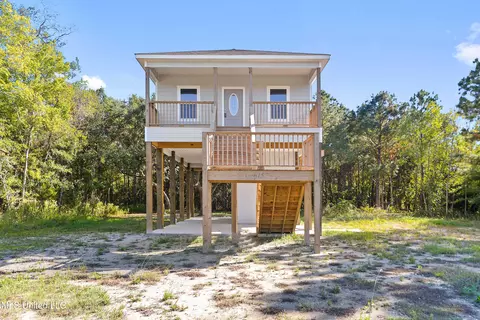 6157 S Railroad Ave, Bay Saint Louis, MS 39520
