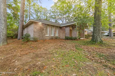 Exterior - 5465 Saratoga Dr, Jackson, MS 39211 photo 4 of 12