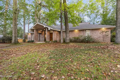 Exterior - 5465 Saratoga Dr, Jackson, MS 39211 photo 10 of 12