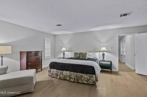 Bedroom - 5465 Saratoga Dr, Jackson, MS 39211 photo 4 of 4