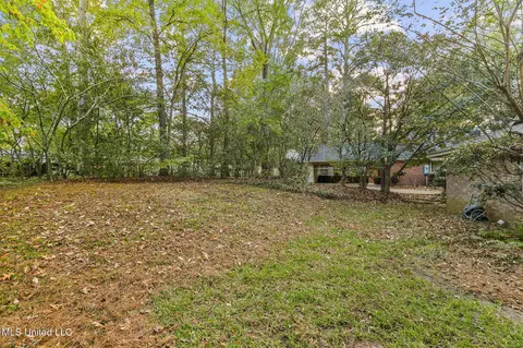 Exterior - 5465 Saratoga Dr, Jackson, MS 39211 photo 11 of 12