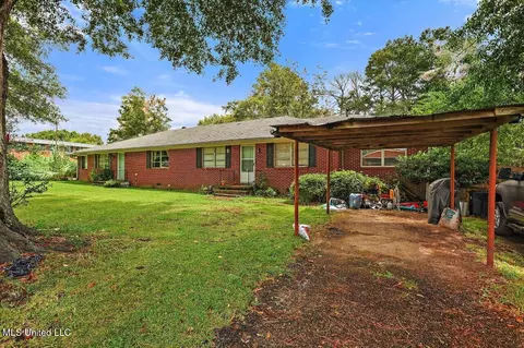 114 SW Fourth St, Flora, MS 39071 photo 4