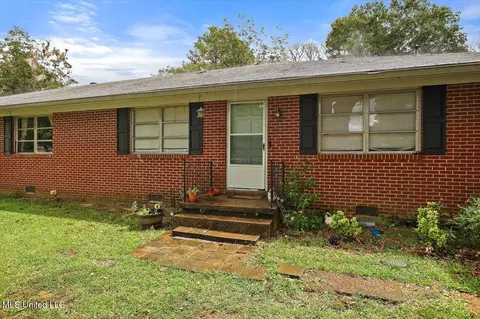 114 SW Fourth St, Flora, MS 39071 photo 2