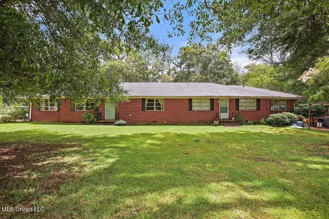 114 SW Fourth St, Flora, MS 39071
