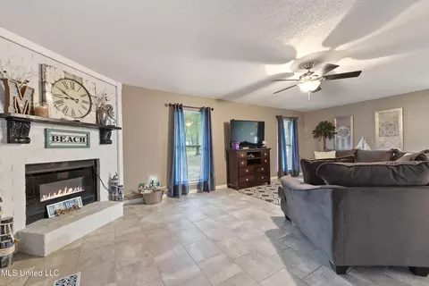 Living - 1160 Lucas Rd, Lucedale, MS 39452 photo 1 of 3