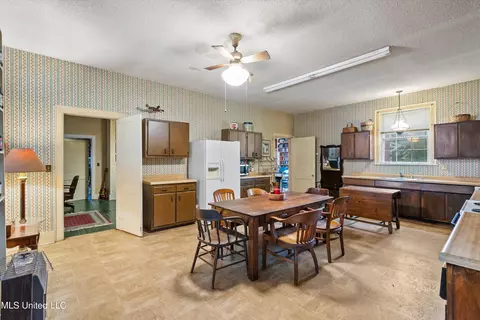 Kitchen - 2310 Elm St, Hernando, MS 38632 photo 3 of 4