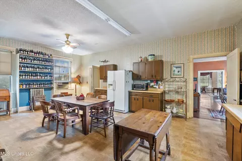 Kitchen - 2310 Elm St, Hernando, MS 38632 photo 2 of 4