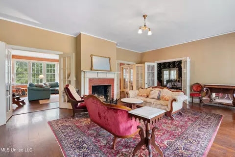 Living - 2310 Elm St, Hernando, MS 38632 photo 4 of 7