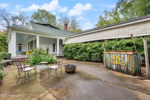 Exterior - 2310 Elm St, Hernando, MS 38632 photo 6 of 14